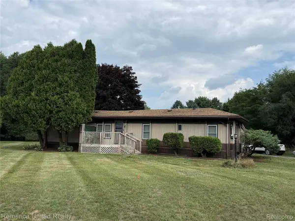 679 Menominee Drive, Howell, MI 48843