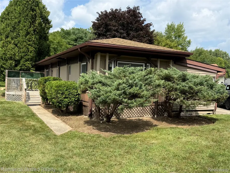 679 Menominee Drive, Howell, MI 48843 - #3