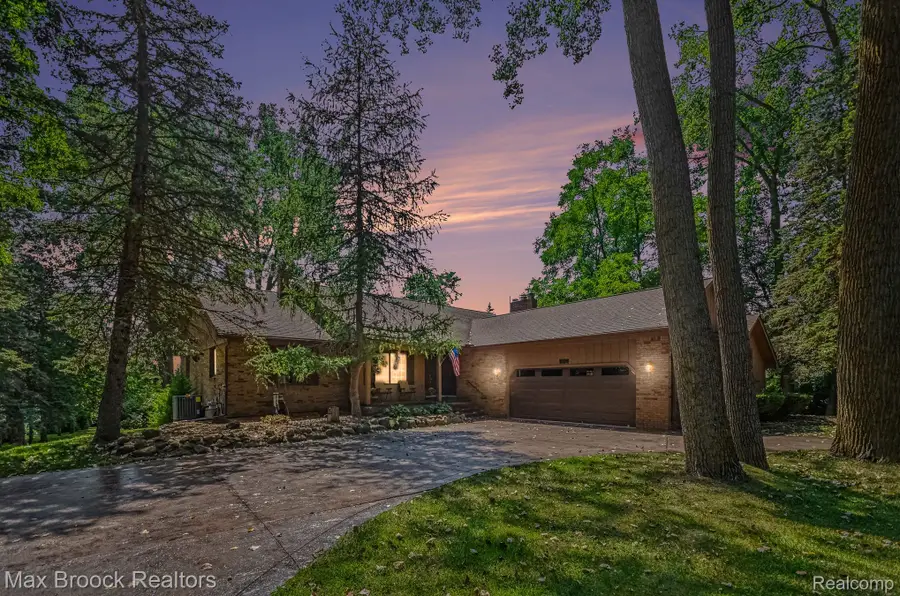 6925 W Church Street, Clarkston, MI 48346 - #3
