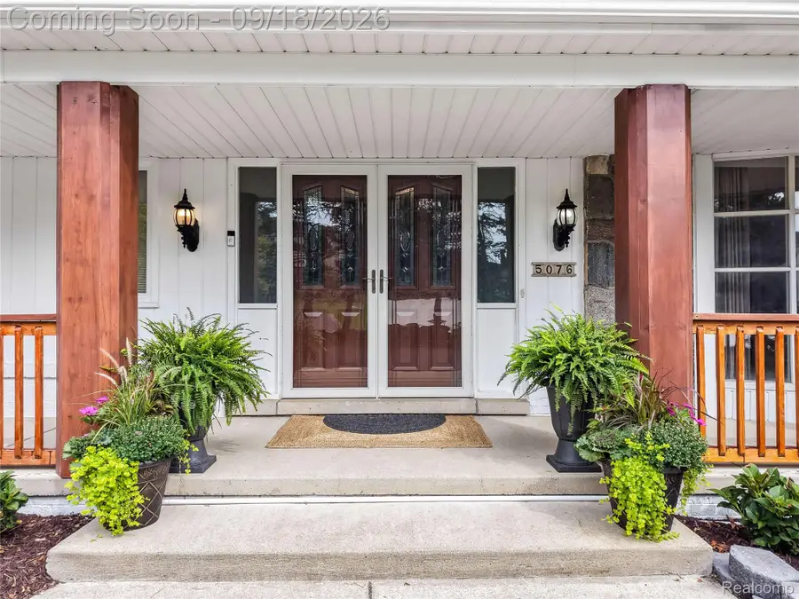 5076 Watergate Road, West Bloomfield, MI 48323 - #2