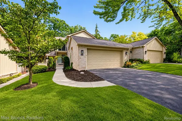 1131 Hillpointe Circle, BloomfieldHills, MI 48304