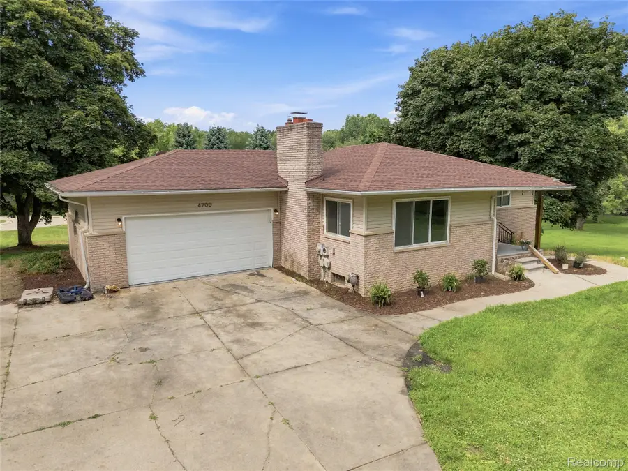 4700 Indianwood Court, Clarkston, MI 48348 - #3