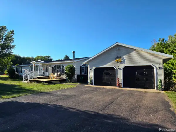 90 N Whealkate Drive, SouthRange, MI 49963