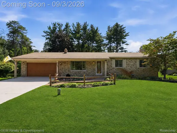 2067 Glen Iris Drive, CommerceTwp, MI 48382