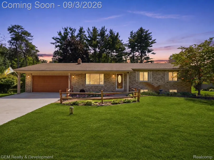 2067 Glen Iris Drive, Commerce, MI 48382 - #2
