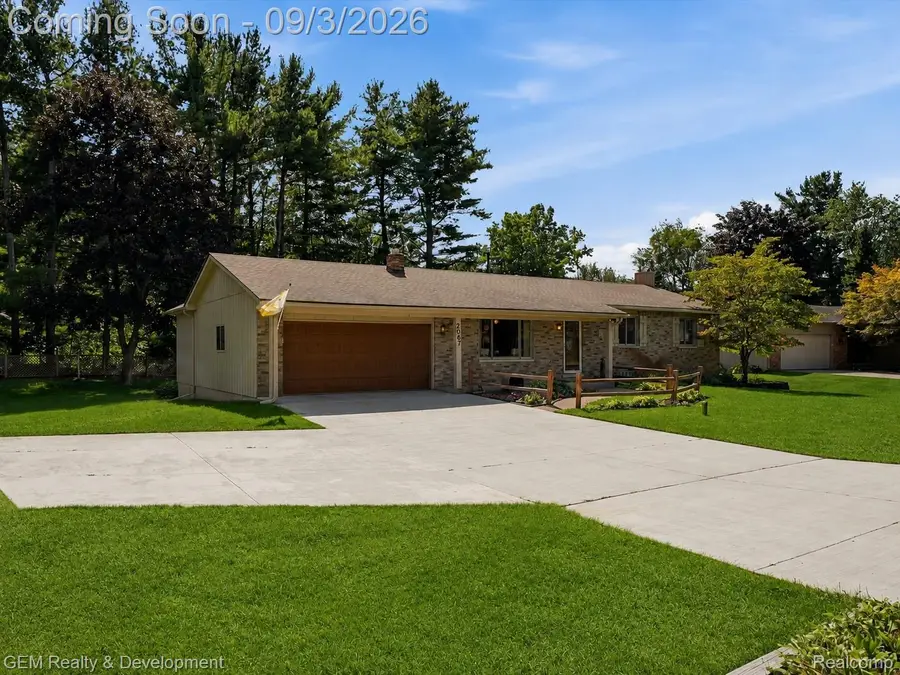 2067 Glen Iris Drive, Commerce, MI 48382 - #3