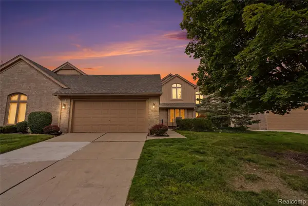 5828 Dawn Ridge Drive, Troy, MI 48098