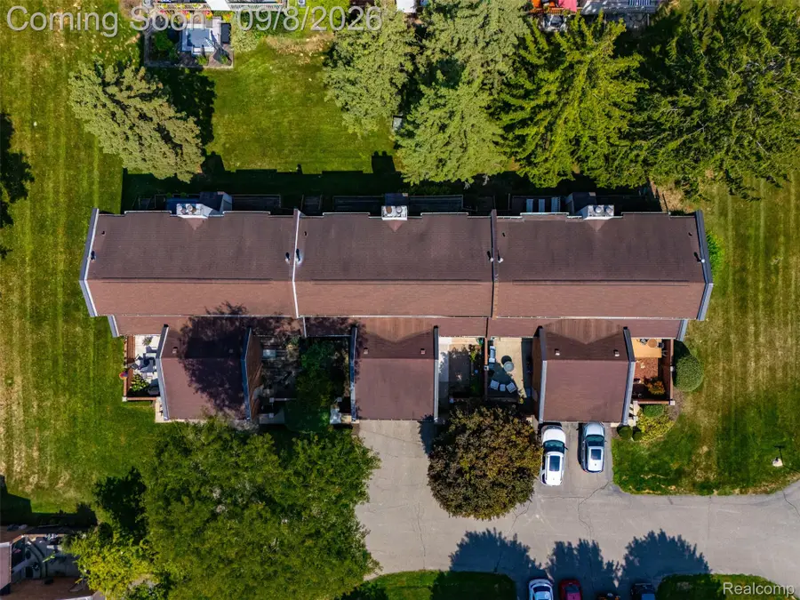 418 Willow Grove Lane, Rochester Hills, MI 48307 - #3