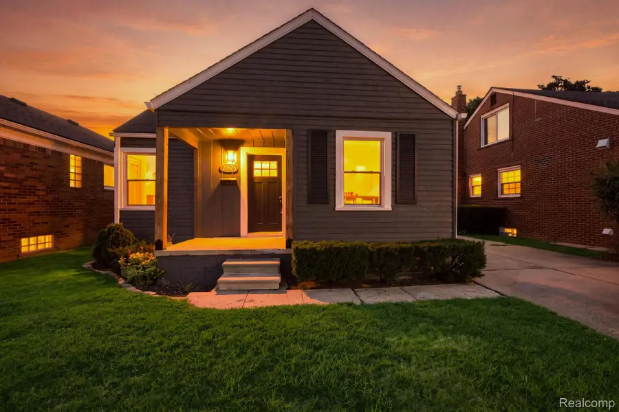 21625 Trombly Street, Saint Clair Shores, MI 48080 - #2
