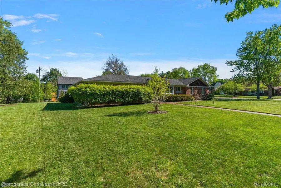 2985 Summervale Lane, Bloomfield, MI 48301 - #3