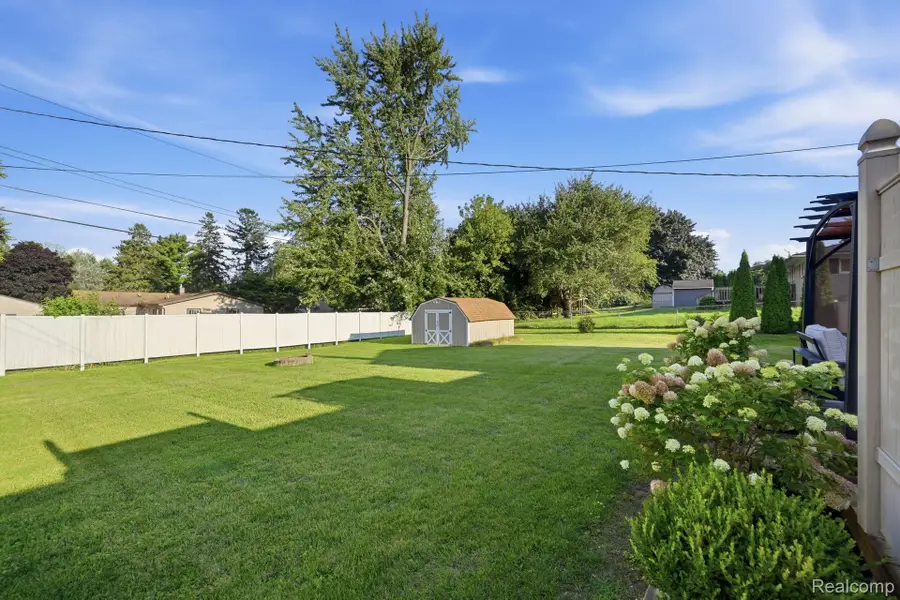 5382 Winell Street, Clarkston, MI 48346 - #3
