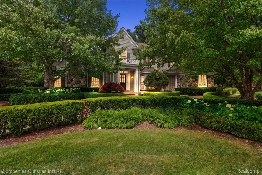 937 Mitchell Court, Bloomfield, MI 48304 - #2