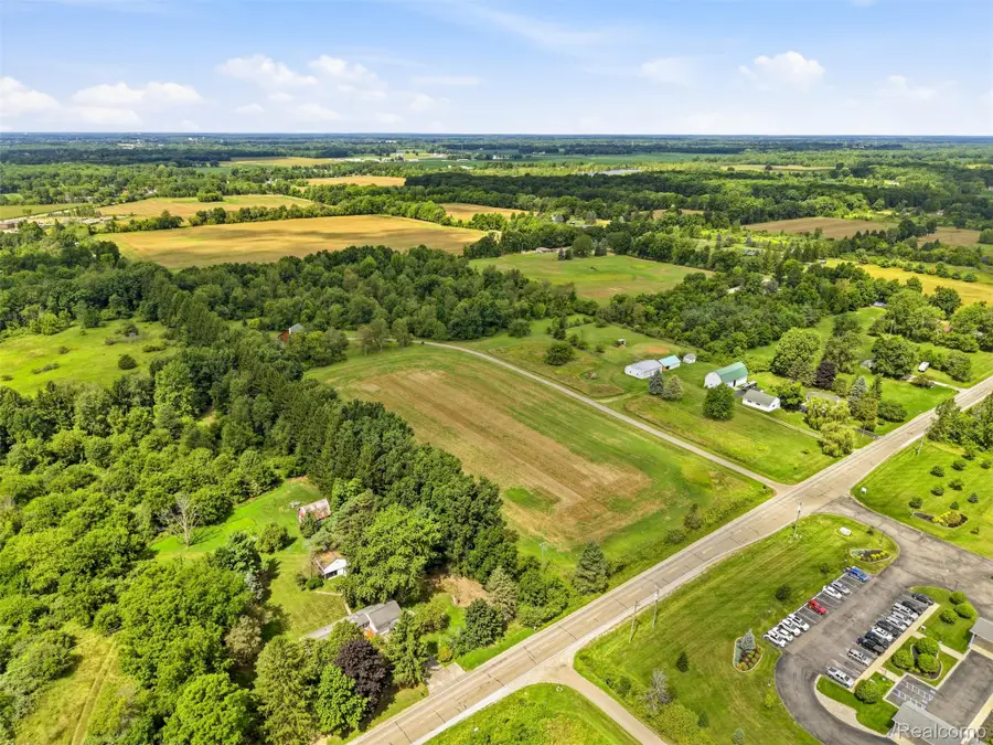 2712 N Burkhart Road, Howell, MI 48855 - #3