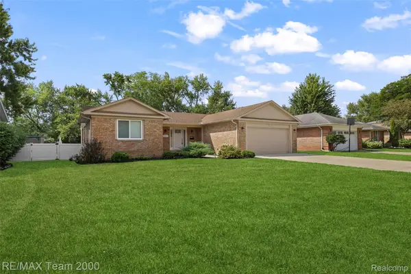 44001 S Umberland Circle, Canton, MI 48187