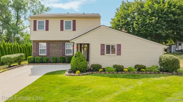1667 Brentwood Drive, Wixom, MI 48393