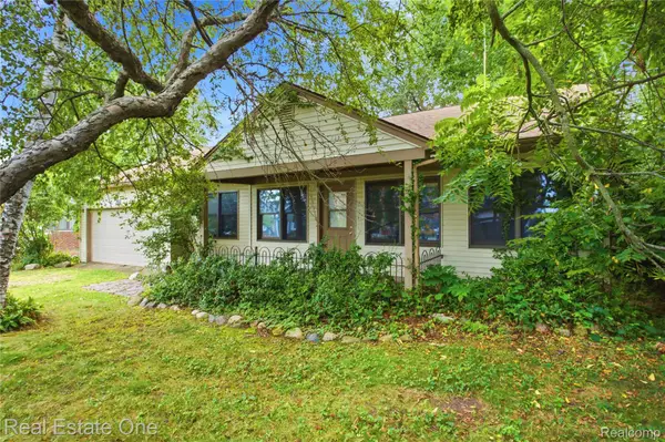5431 Putnam Drive, WestBloomfield, MI 48323