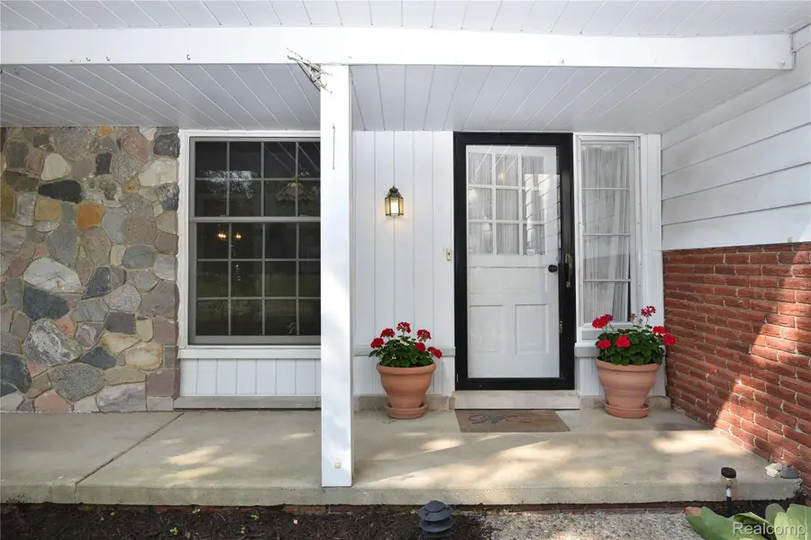 872 Dursley Road, Bloomfield, MI 48304 - #3