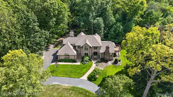 561 Valley Drive, Milford, MI 48381