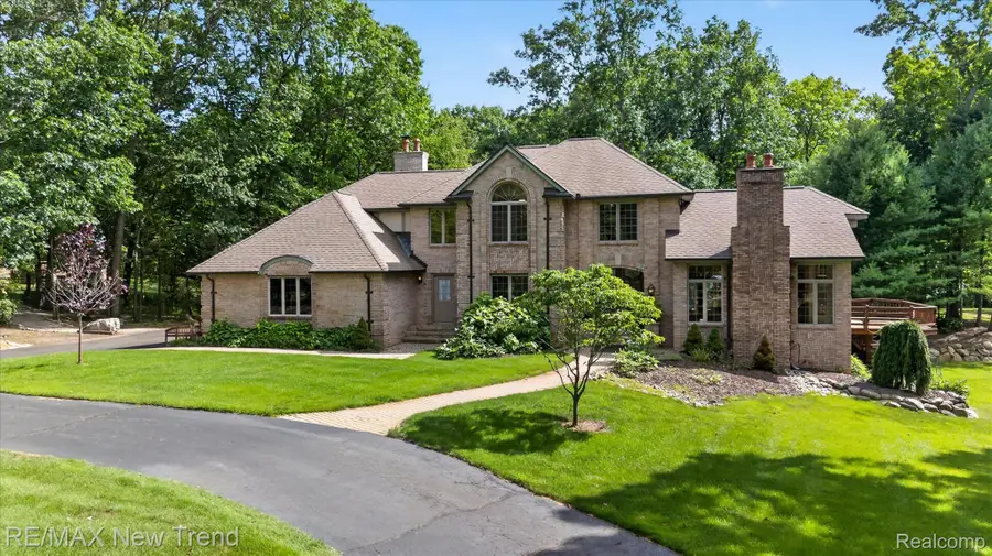 561 Valley Drive, Milford, MI 48381 - #3