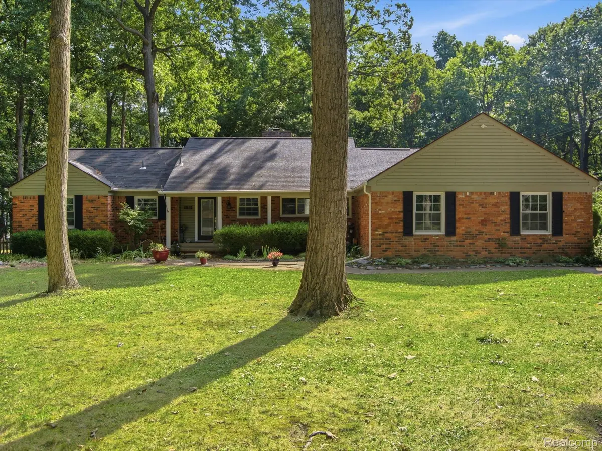 2314 Ostrum Drive, Waterford, MI 48328 - #1