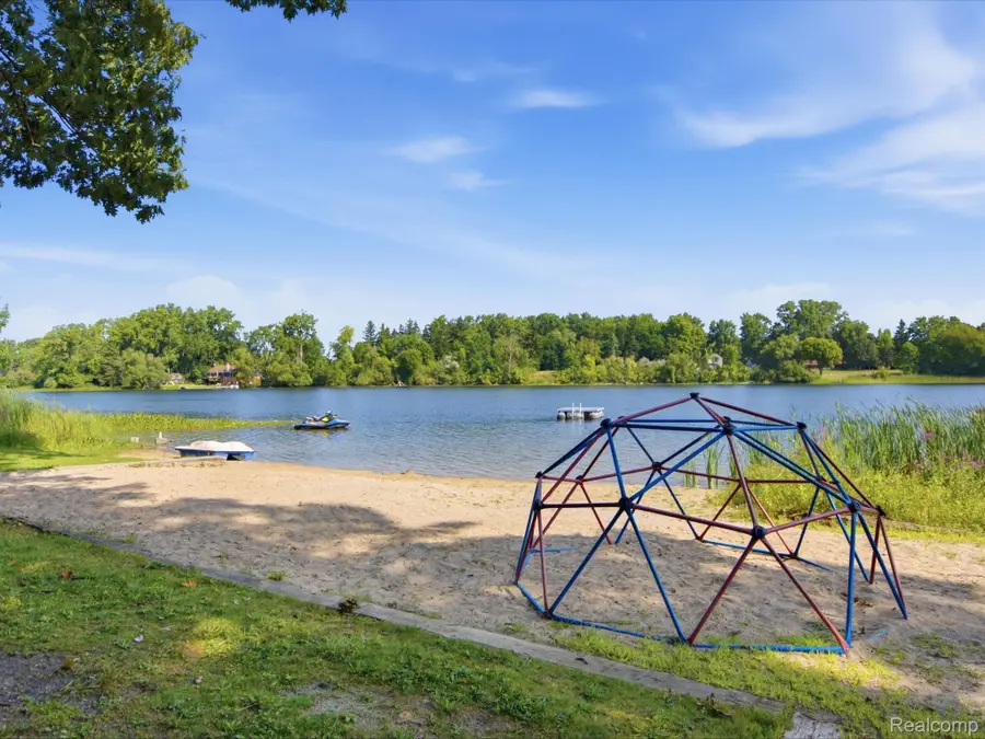 2314 Ostrum Drive, Waterford, MI 48328 - #3