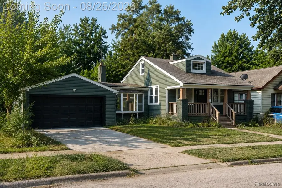 145 W Bernhard Avenue, Hazel Park, MI 48030 - #2