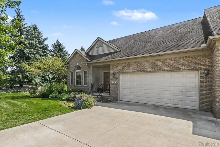 7011 Chase Run Lane, Flushing, MI 48433 - #2