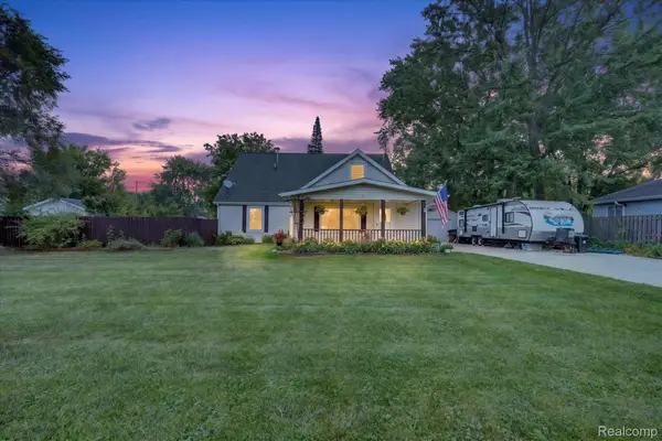 8847 Rosella Street, Taylor, MI 48180