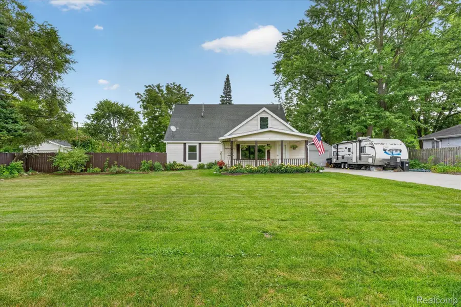 8847 Rosella Street, Taylor, MI 48180 - #3