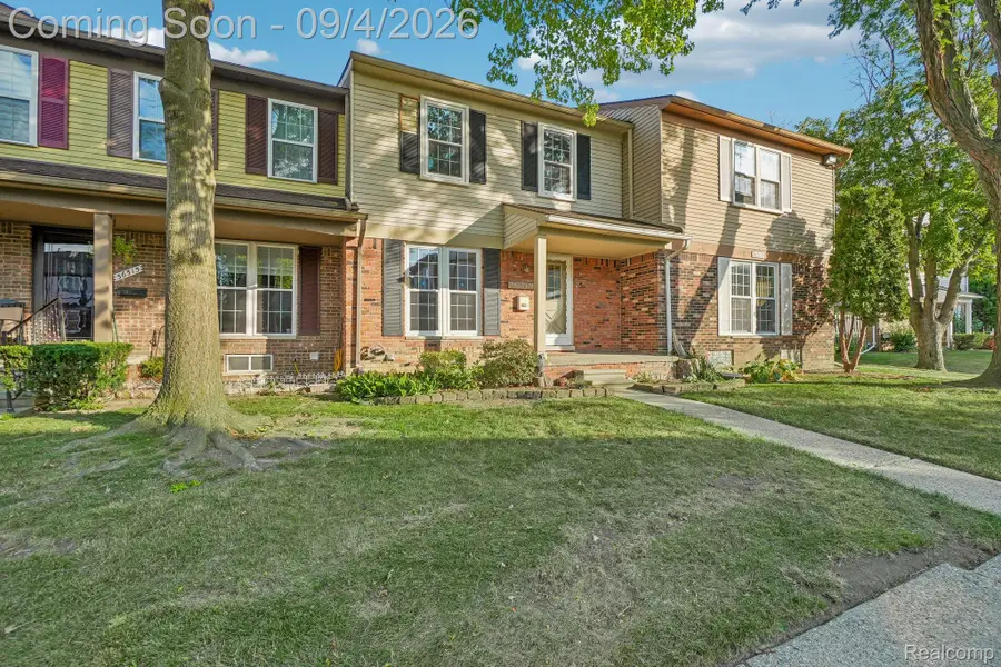 36517 Park Place Drive, Sterling Heights, MI 48310 - #2