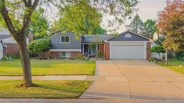 1653 Oakcrest Drive, Troy, MI 48083