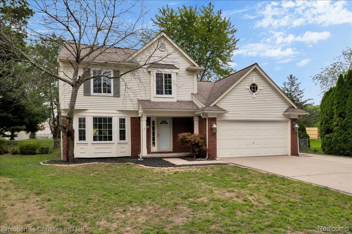 6595 Ashley Court, Waterford, MI 48327 - #1