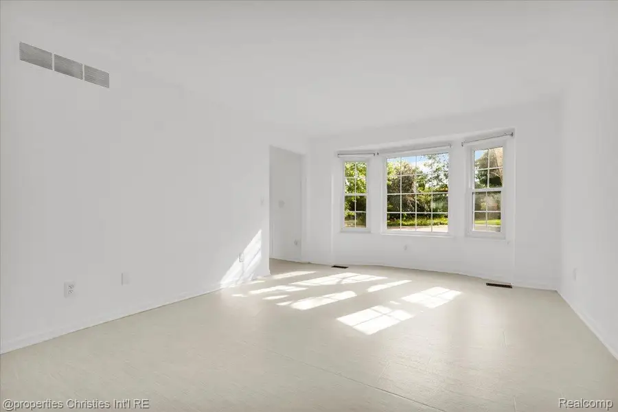 6595 Ashley Court, Waterford, MI 48327 - #3