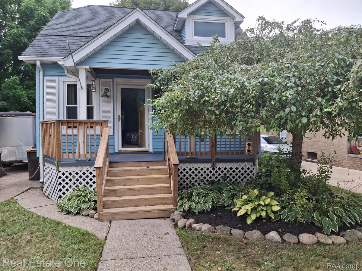 35331 Elm Street, Wayne, MI 48184 - #1