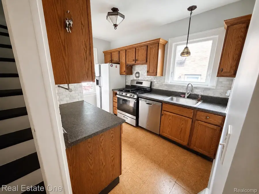 35331 Elm Street, Wayne, MI 48184 - #2