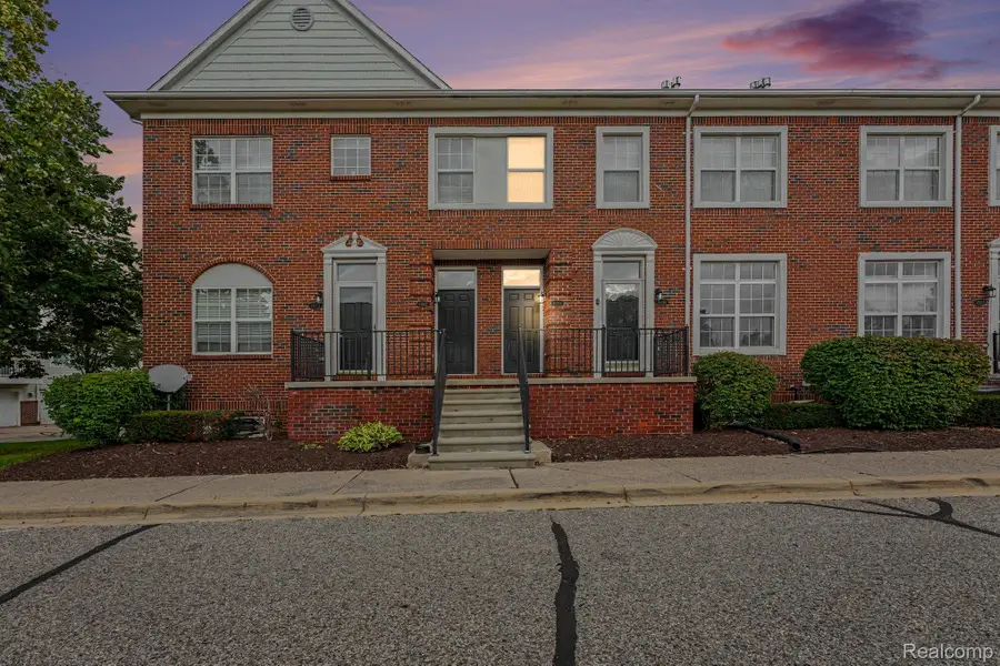43054 Strand Drive, Sterling Heights, MI 48313 - #2