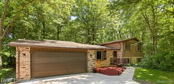 6218 Sturgeon Creek Parkway, Midland, MI 48640