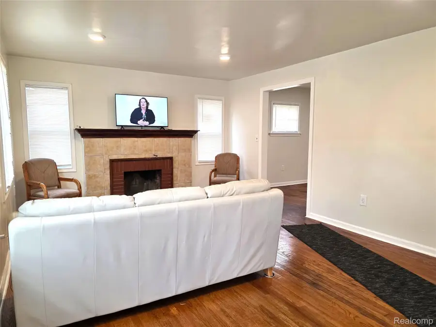 16814 Strathmoor Street, Detroit, MI 48235 - #3