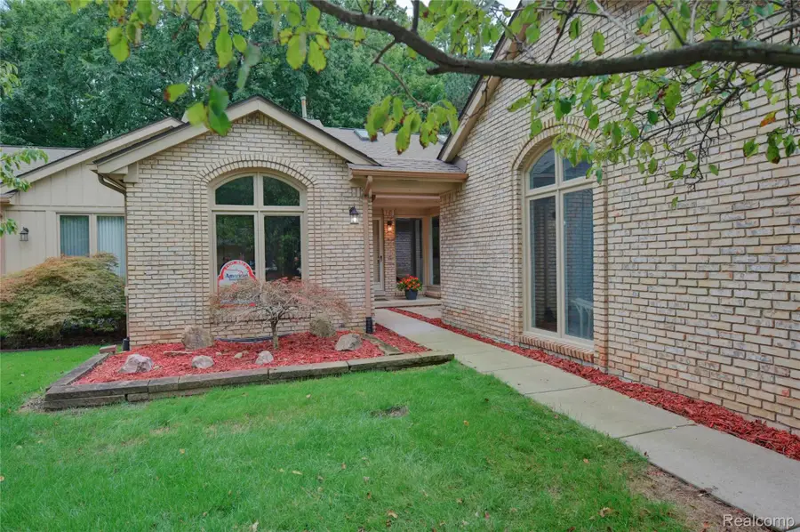43164 W Kirkwood Drive #145, Clinton, MI 48038 - #2