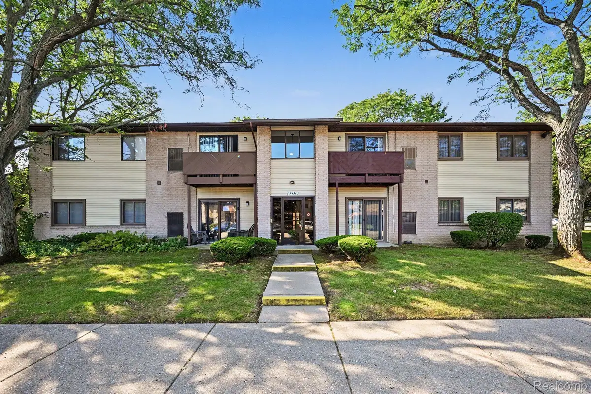 7494 Manor Circle #104, Westland, MI 48185 - #1
