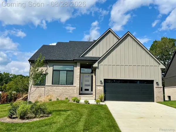 2936 W Walton Boulevard, Waterford, MI 48329