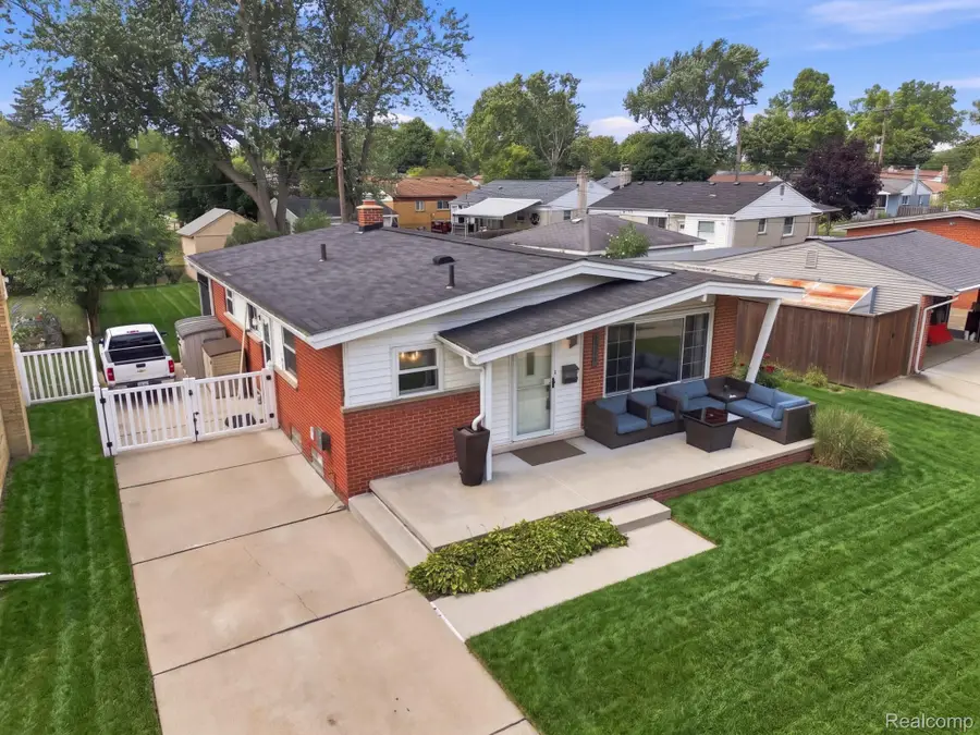 1333 N Selfridge Boulevard, Clawson, MI 48017 - #3