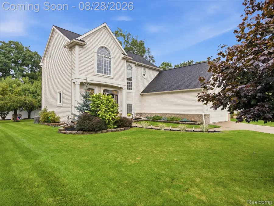 336 Pinecliff Court, Waterford, MI 48327 - #2