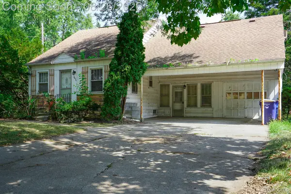 2476 Voorheis Road, Waterford, MI 48328