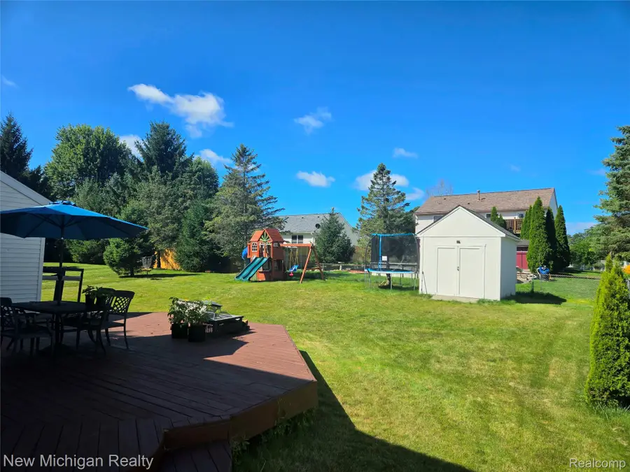 679 Andover Woods Drive, Fenton, MI 48430 - #2