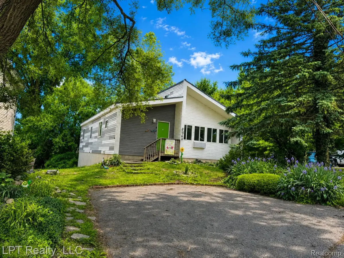 5868 Outer Drive, Bath, MI 48808 - #1