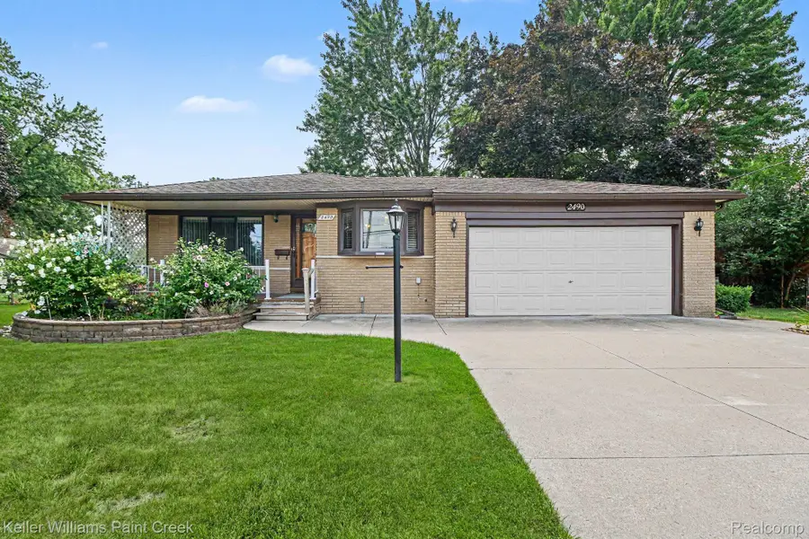 2490 Chesley Drive, Sterling Heights, MI 48310 - #2