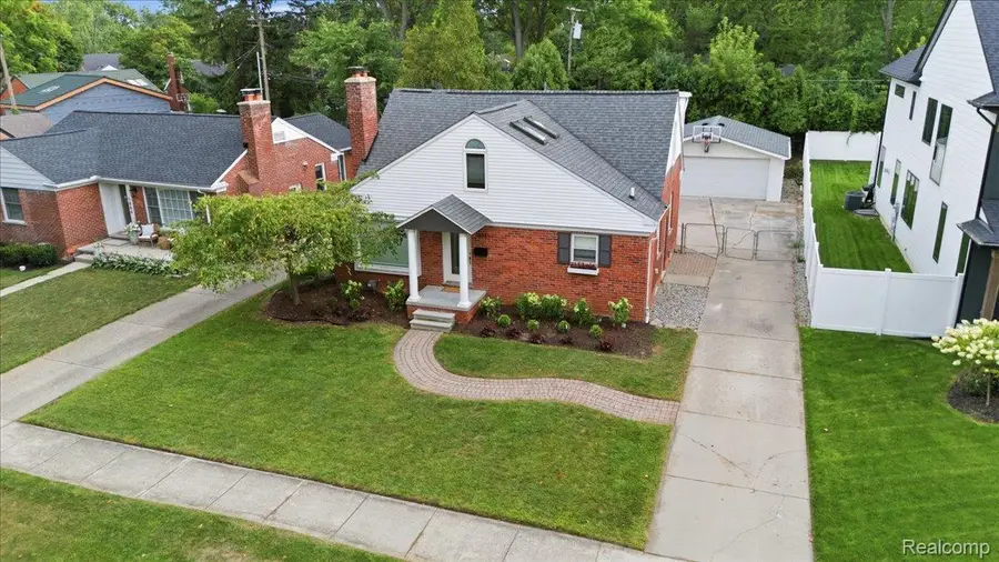 1872 Banbury Street, Birmingham, MI 48009 - #2