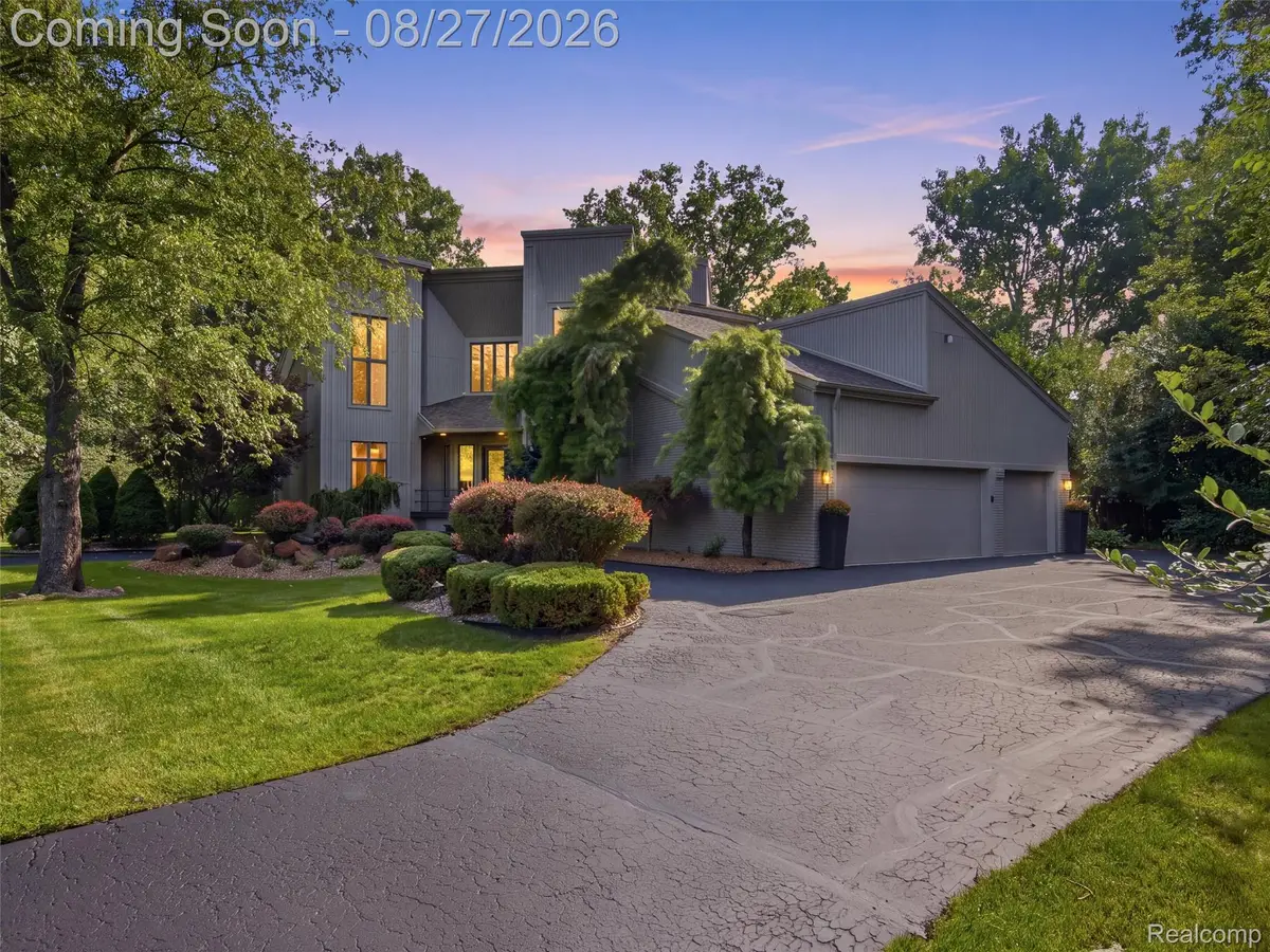 1250 Sunniwood Place, Rochester, MI 48306 - #1