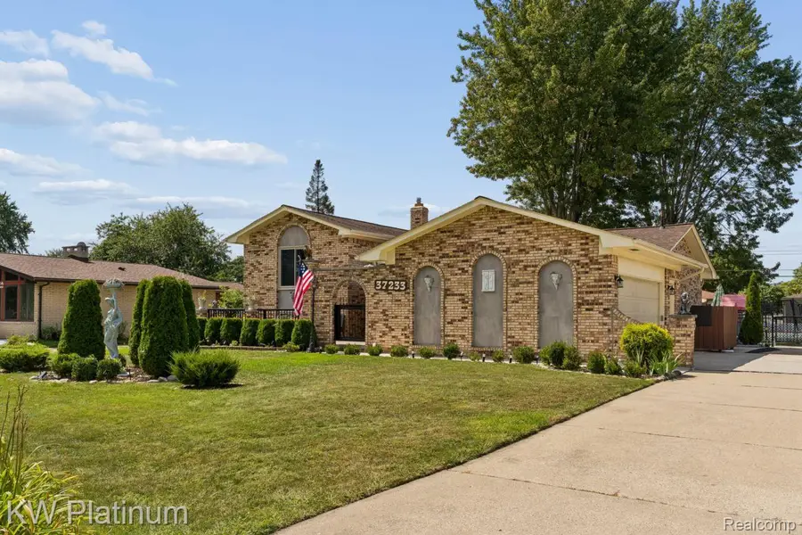 37233 Almont Drive W, Sterling Heights, MI 48310 - #3